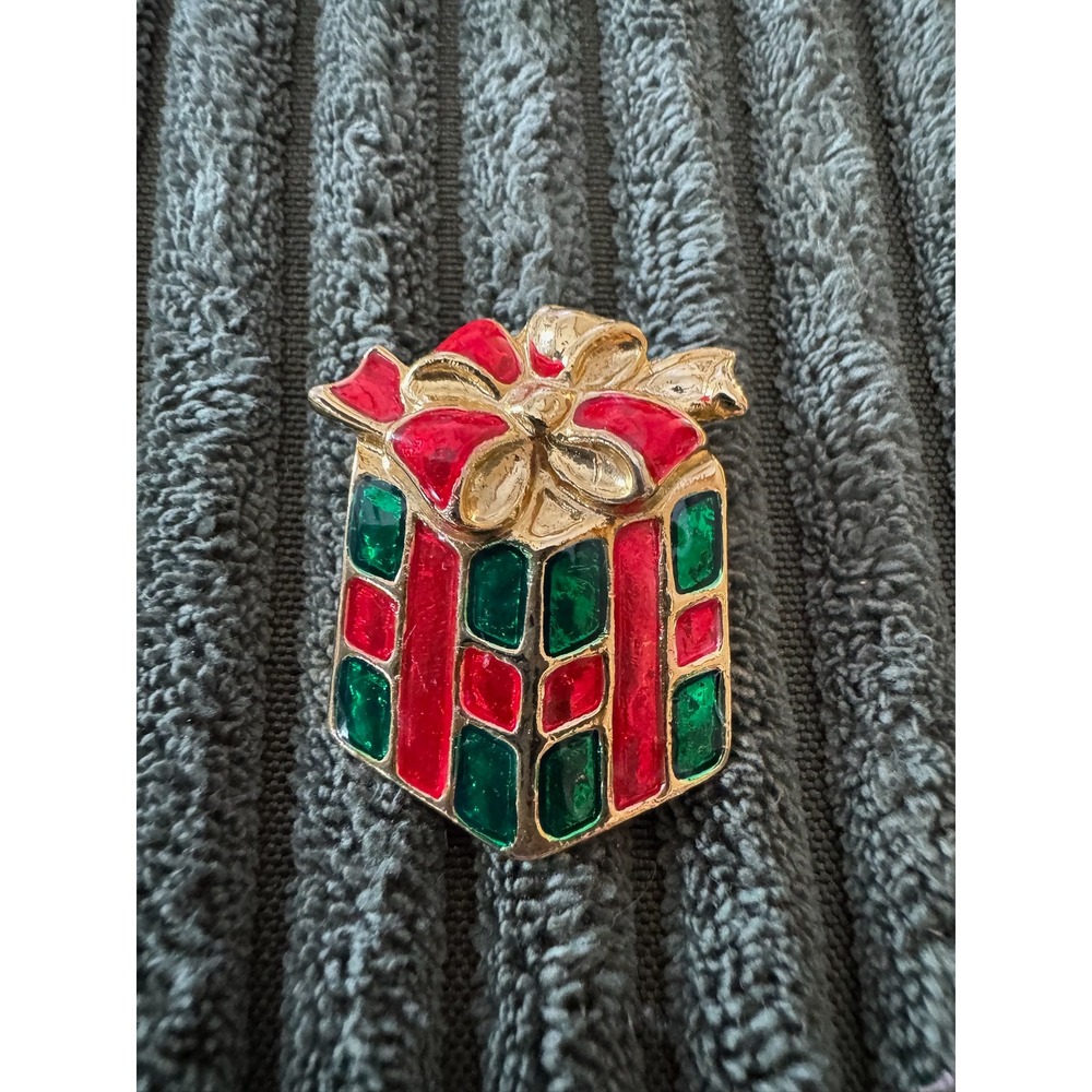 Vintage AAi Christmas Gift Present Pin‎ Brooch Red Green Enamel Gold Tone